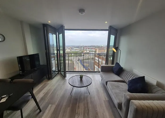 Stunning Central Birmingham 2 Bed Apartment
